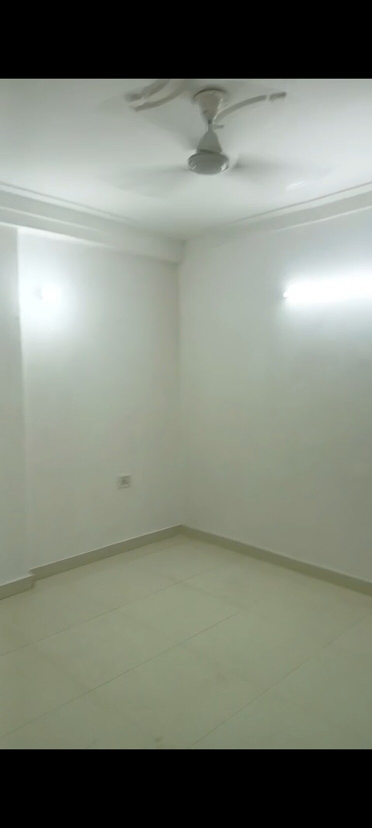 Room, green fields colony 3 Bedroom 160 Sq.Yd. Builder Floor In Green Fields Colony Faridabad 8716807