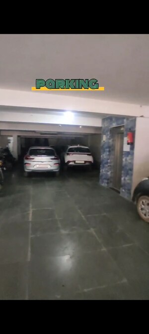 Parking in 3 BHK Builder Floor at Indrapuram – for Sale