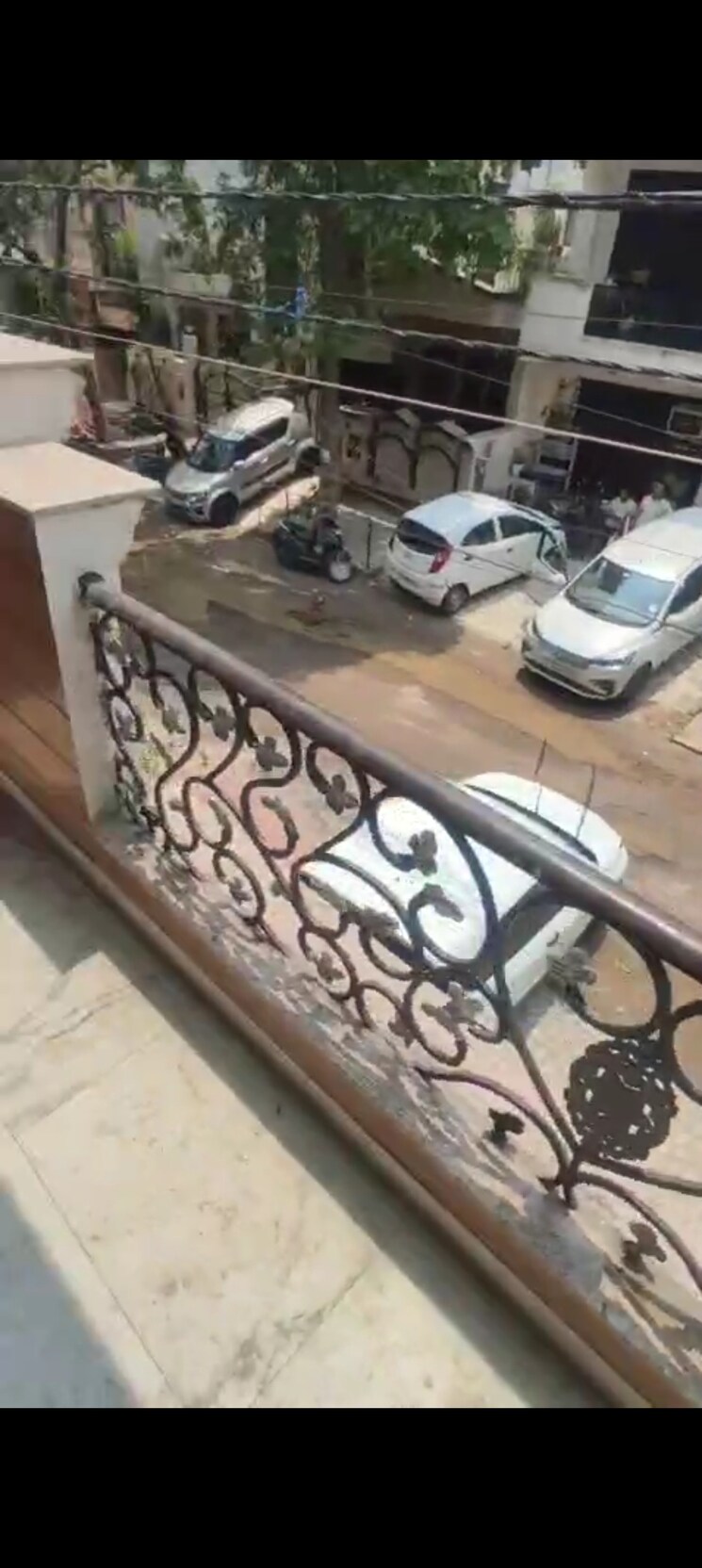  Parking, indrapuram 3 Bedroom 112 Sq.Mt. Builder Floor In Indrapuram Ghaziabad 8716834