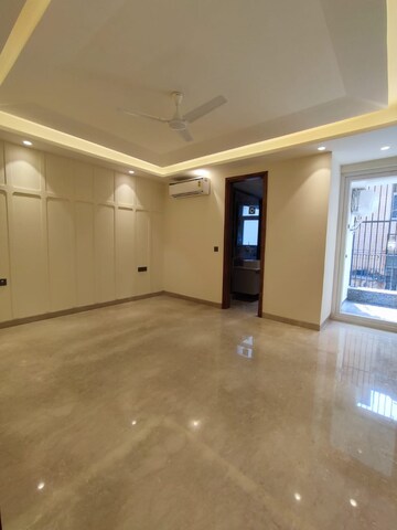 Room in 4 BHK Builder Floor at Saket – for Sale