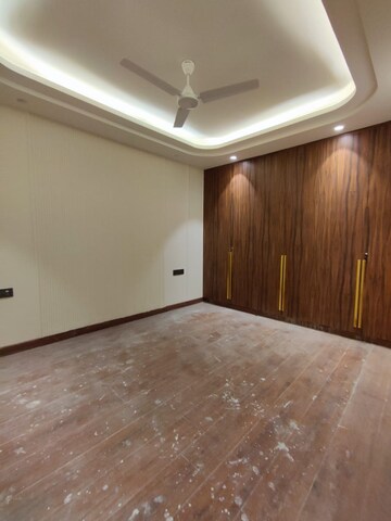 Room in 4 BHK Builder Floor at Saket – for Sale