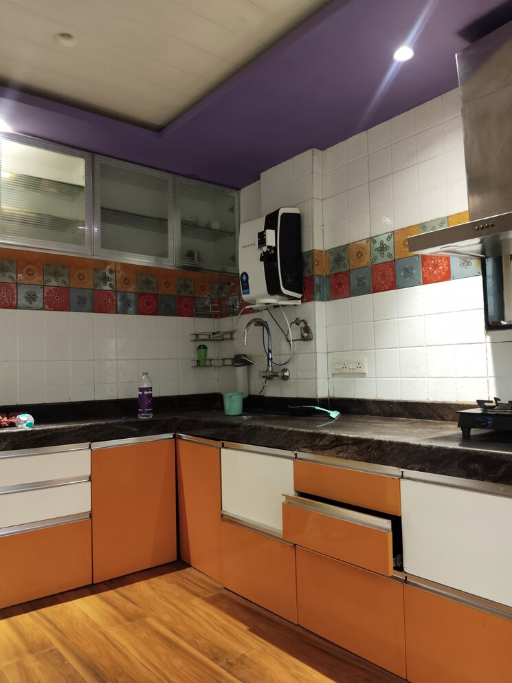 Kitchen, vishrantwadi 4 Bedroom 1800 Sq.Ft. Apartment In Vishrantwadi Pune 8716855