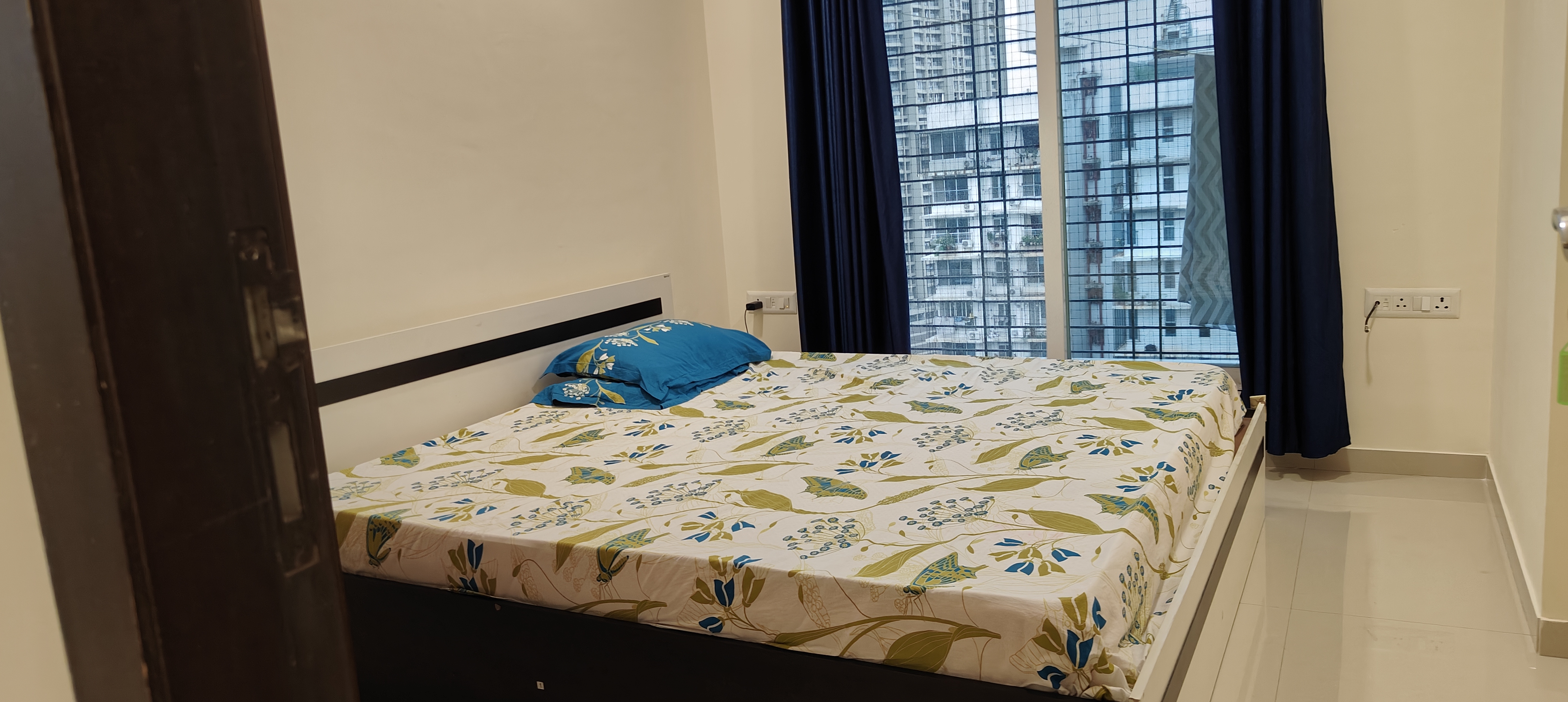 3 BHK Apartment For Rent in DLH Orchid