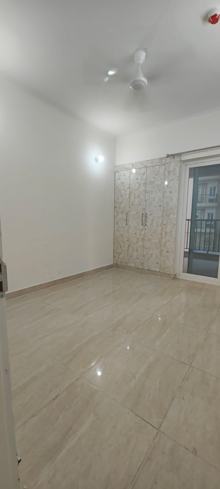 2 BHK Apartment For Rent in Gaur City 2 - 14th Avenue
