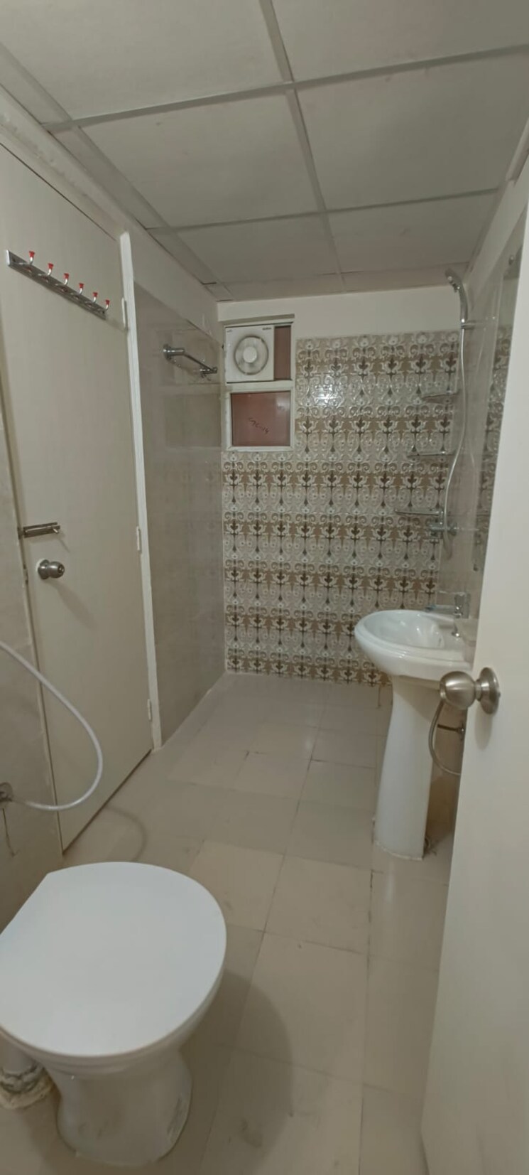 Bathroom, gaur-city-2-14th-avenue 2 Bedroom 614 Sq.Ft. Apartment In Sector 16c Greater Noida Greater Noida 8716881