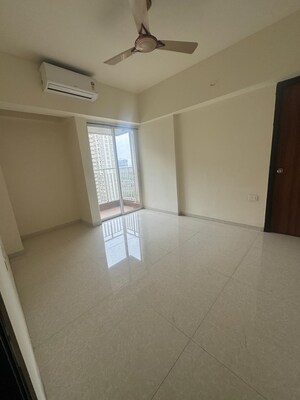 Room in 2 BHK Apartment at Lodha Amara Tower 6 and 22, Kolshet Road – for Sale