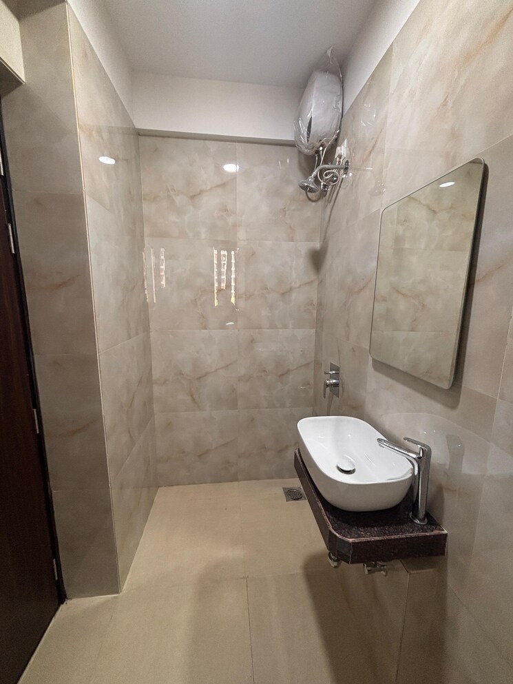 Bathroom, raymond-ten-x-habitat 1 Bedroom 408 Sq.Ft. Apartment In Pokhran Road No Two Thane 8716897