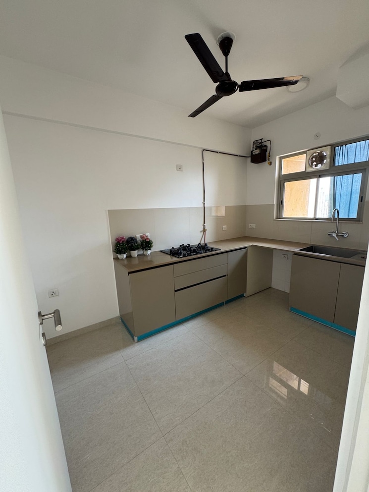 Kitchen, hiranandani-delanna 2 Bedroom 703 Sq.Ft. Apartment In Ghodbunder Road Thane 8716901