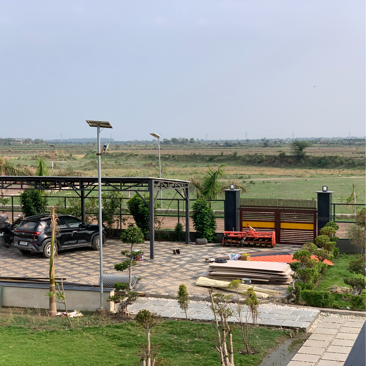 Plot For Sale in Lake View Farms Noida