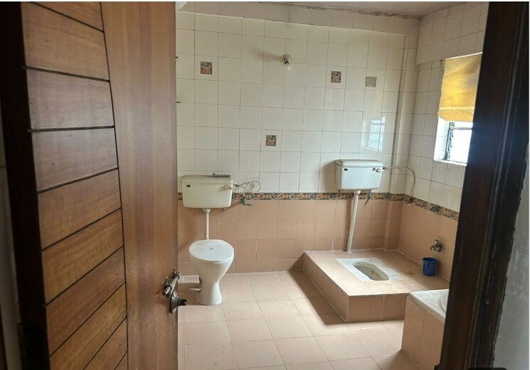 Bathroom, bramha-majestic 1 Bedroom 600 Sq.Ft. Apartment In Kondhwa Pune 8716924