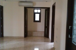 Room in 4 BHK Builder Floor at Jasola – for Sale