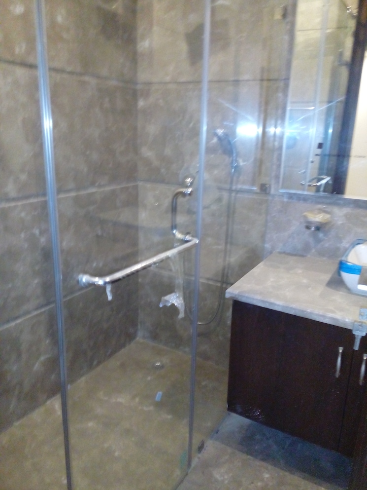 Bathroom, jasola 4 Bedroom 2700 Sq.Ft. Builder Floor In Jasola Delhi 8716946