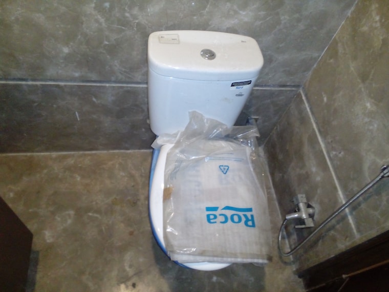 Bathroom, jasola 4 Bedroom 2700 Sq.Ft. Builder Floor In Jasola Delhi 8716946