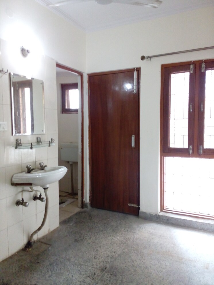 Room, aali village 1 Bedroom 516 Sq.Ft. Apartment In Aali Village Delhi 8716948