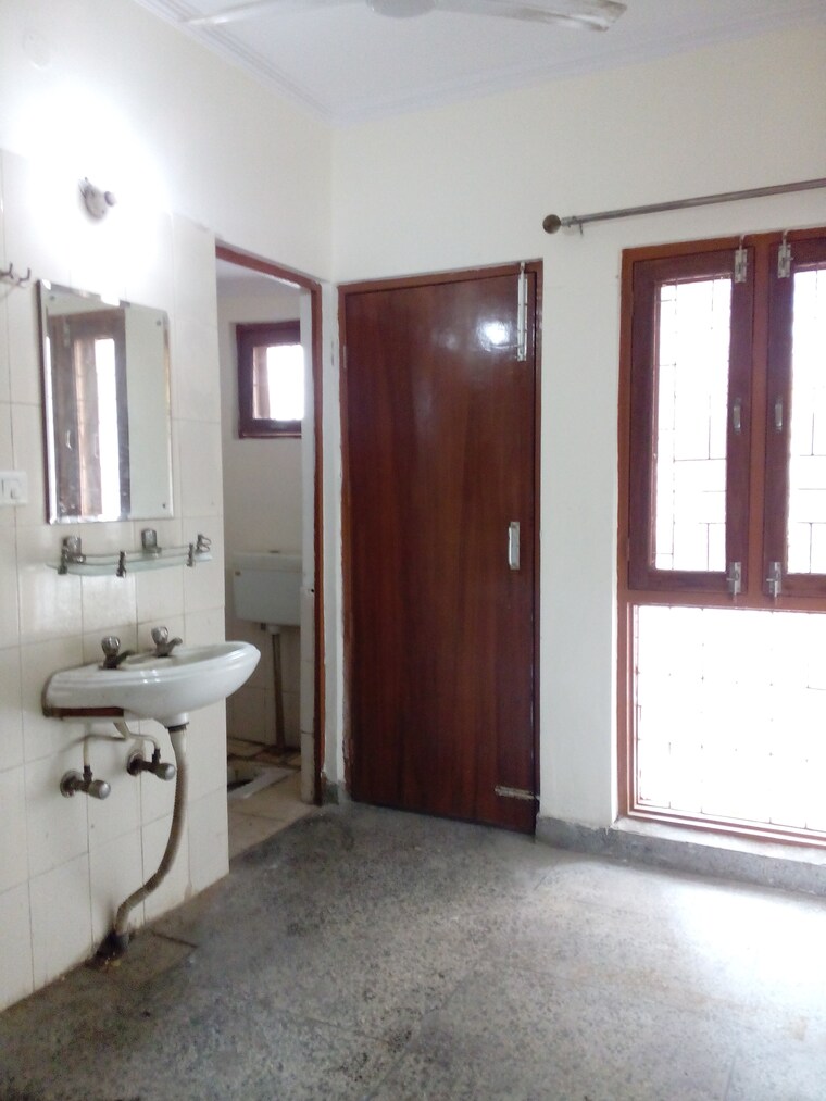 Room, aali village 1 Bedroom 516 Sq.Ft. Apartment In Aali Village Delhi 8716948