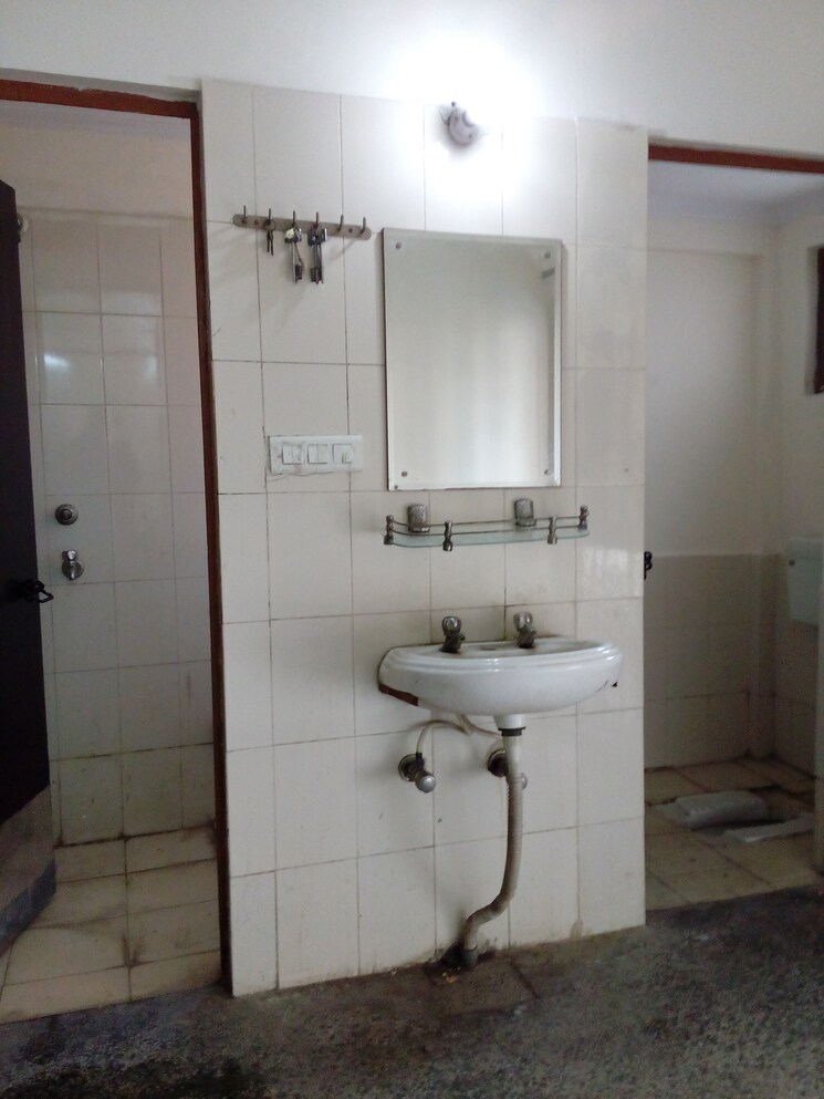 Bathroom, aali village 1 Bedroom 516 Sq.Ft. Apartment In Aali Village Delhi 8716948