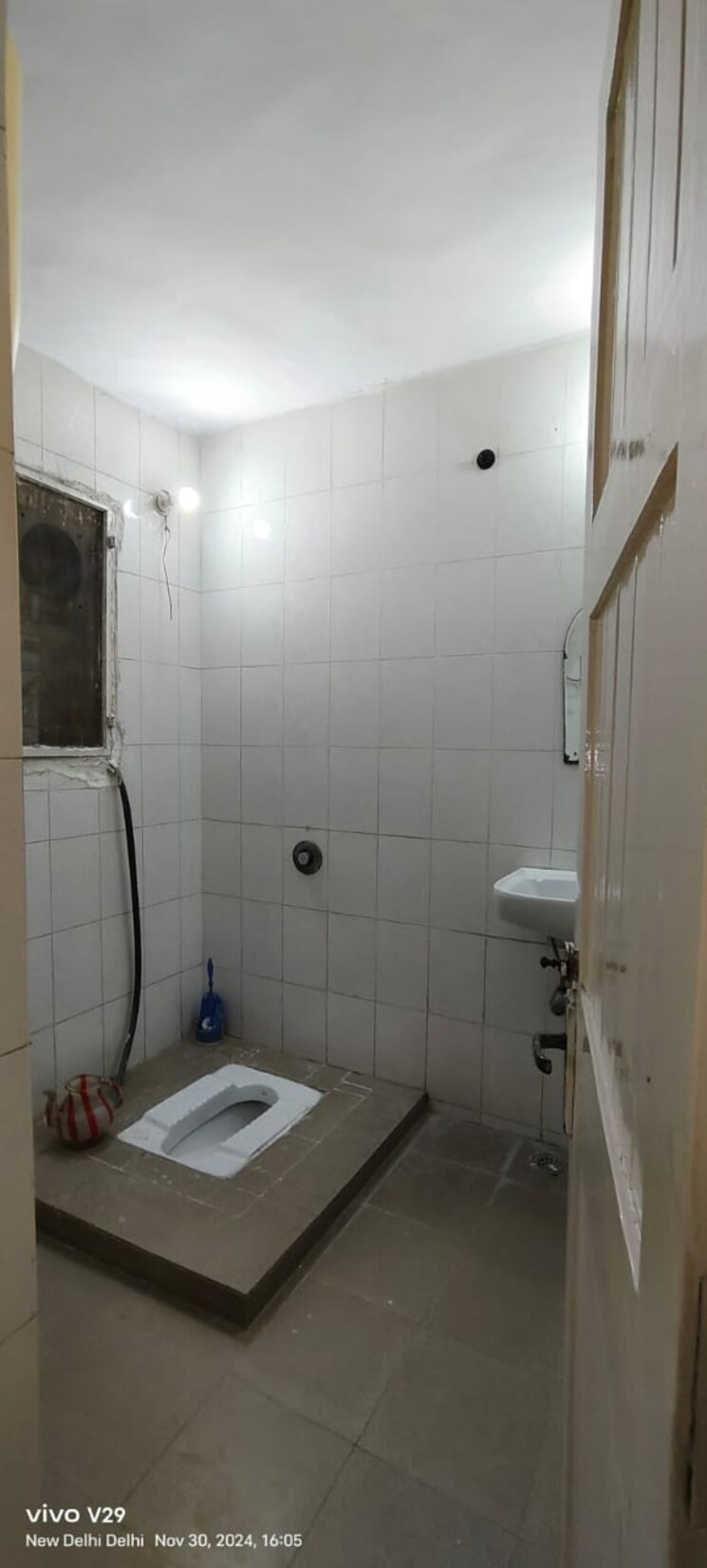 Bathroom, rwa-jasola-sector-7 3 Bedroom 1400 Sq.Ft. Apartment In Jasola Delhi 8716957