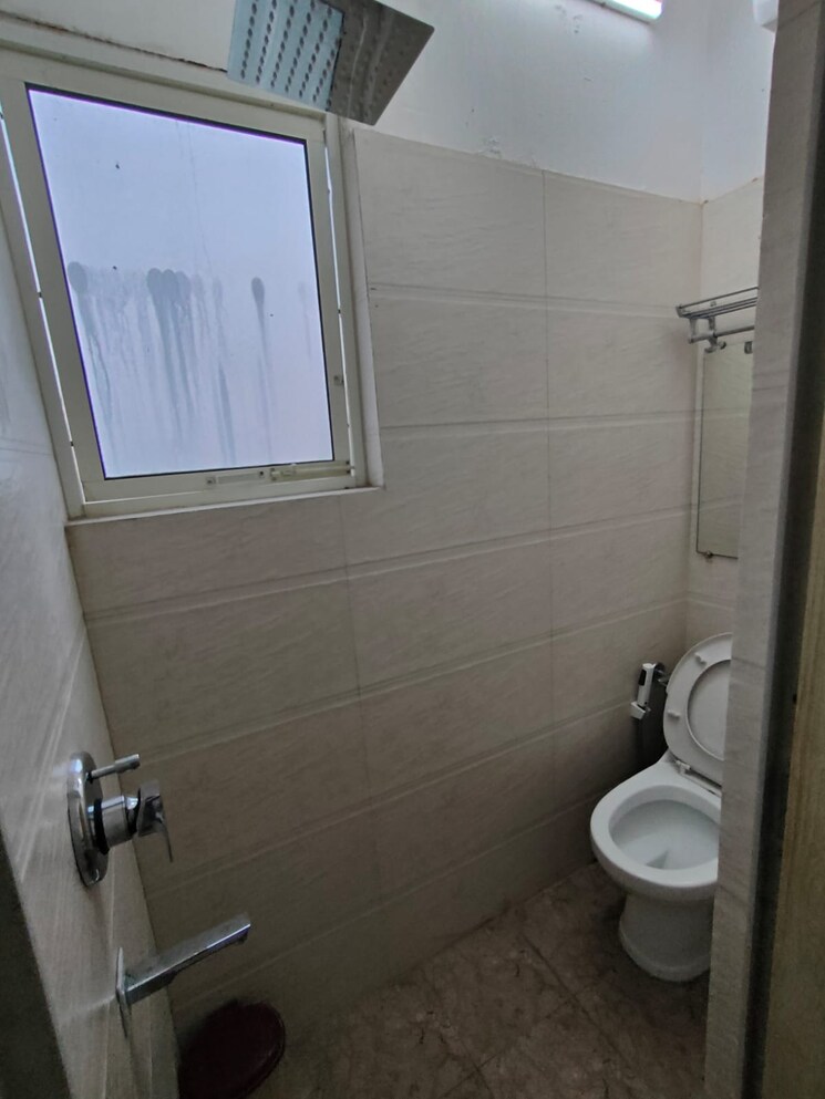 Bathroom, lajpat nagar 4 2 Bedroom 900 Sq.Ft. Builder Floor In Lajpat Nagar 4 Delhi 8716962