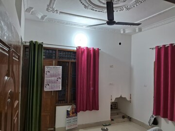 Room in 1.5 BHK Independent House at Gomti Nagar – for Rent