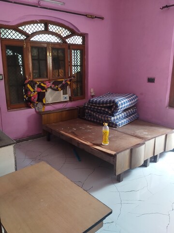 Bedroom in 1.5 BHK Independent House at Gomti Nagar – for Rent