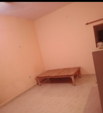 1 BHK Villa For Rent in Aliganj