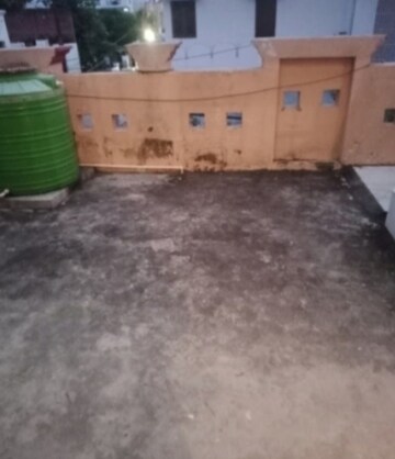 Parking in 1 BHK Villa at Aliganj – for Rent