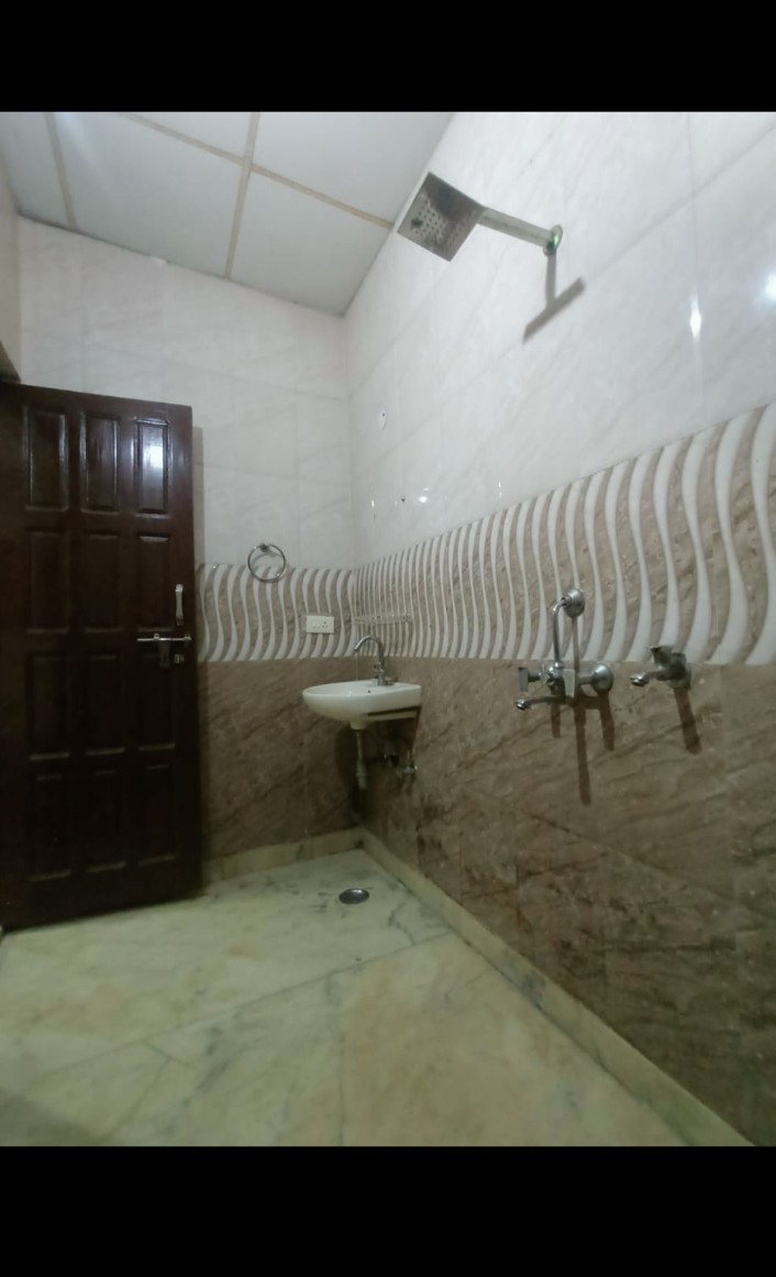 2 BHK Builder Floor For Rent in SAS Tower