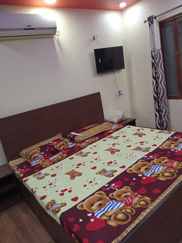 Bedroom in 1 BHK Villa at Aliganj – for Rent