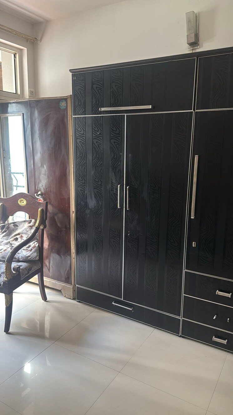 undefined, supertech-emerald-court 3 Bedroom 1750 Sq.Ft. Apartment In Sector 93a Noida 8717010