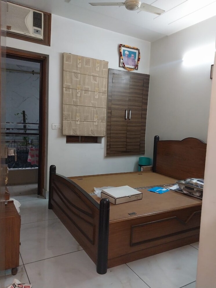 Bedroom, navbharat-apartments 2.5 Bedroom 1000 Sq.Ft. Apartment In Paschim Vihar Delhi 8717013