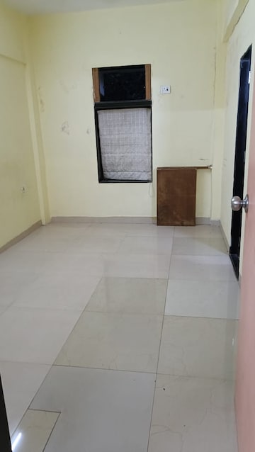 Room in 1.5 BHK Apartment at Vakola – for Rent