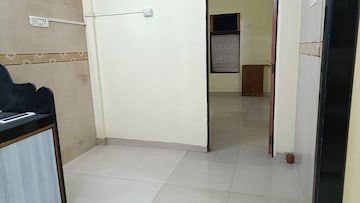 Room in 1.5 BHK Apartment at Vakola – for Rent