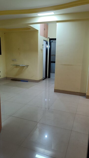 Room in 1.5 BHK Apartment at Vakola – for Rent