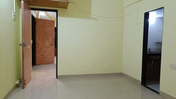 Room in 1.5 BHK Apartment at Vakola – for Rent