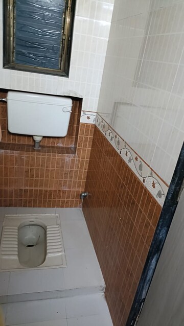 Bathroom in 1.5 BHK Apartment at Vakola – for Rent