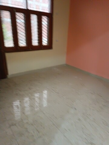 Room in 3 BHK Independent House at Prime City Greater Noida, Sector 3 Greater Noida – for Rent