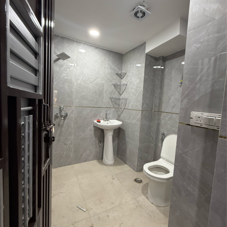 Bathroom, sector 63a 1 RK 400 Sq.Ft. Builder Floor In Sector 63a Noida 8717055