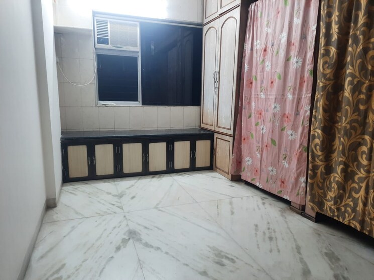 Room, vile parle west 1 Bedroom 400 Sq.Ft. Apartment In Vile Parle West Mumbai 8717072