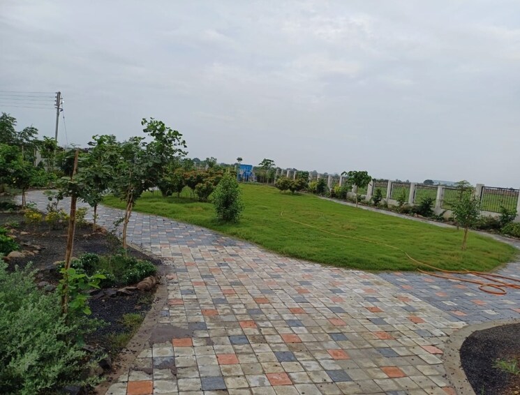 Garden, mount-villa  1000 Sq.Yd. Plot In Kesnand Pune 8717250