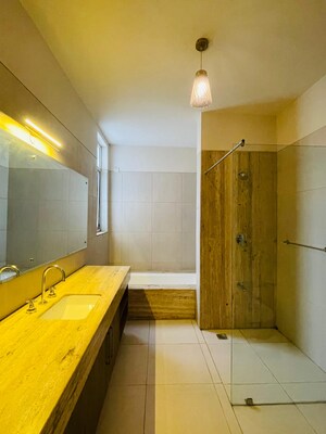 Attached Bathroom in 5 BHK Apartment at Delhi Gurgaon Expressway – for Sale