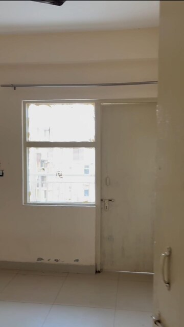 Room in 2 BHK Apartment at OP Floridaa, Sector 82 – for Sale