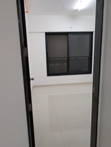Room in 1 BHK Apartment at Adityaraj Fortune, Vikhroli East – for Rent