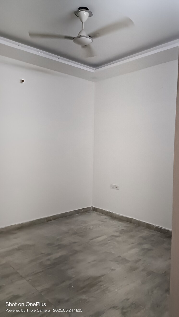 Room, ashoka-enclave-3 4 Bedroom 300 Sq.Yd. Builder Floor In Sector 35 Faridabad 8717361