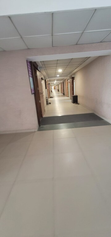 Room in  Office Space at Ashram Road – for Rent