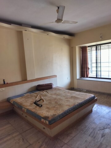 Bedroom in 2.5 BHK Apartment at Garden Avenue, Nerul Sector 21 – for Sale