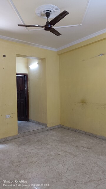Room in 3 BHK Builder Floor at Ashoka Enclave – for Rent