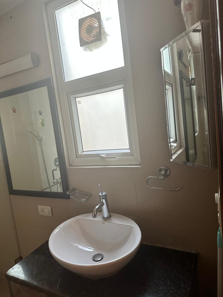 Bathroom, panchsheel park 1 Bedroom 450 Sq.Ft. Builder Floor In Panchsheel Park Delhi 8717443