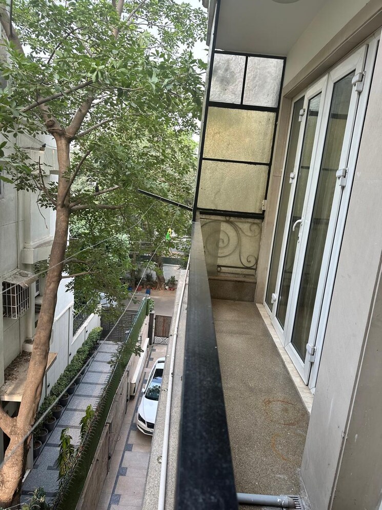 Balcony, panchsheel park 1 Bedroom 450 Sq.Ft. Builder Floor In Panchsheel Park Delhi 8717443