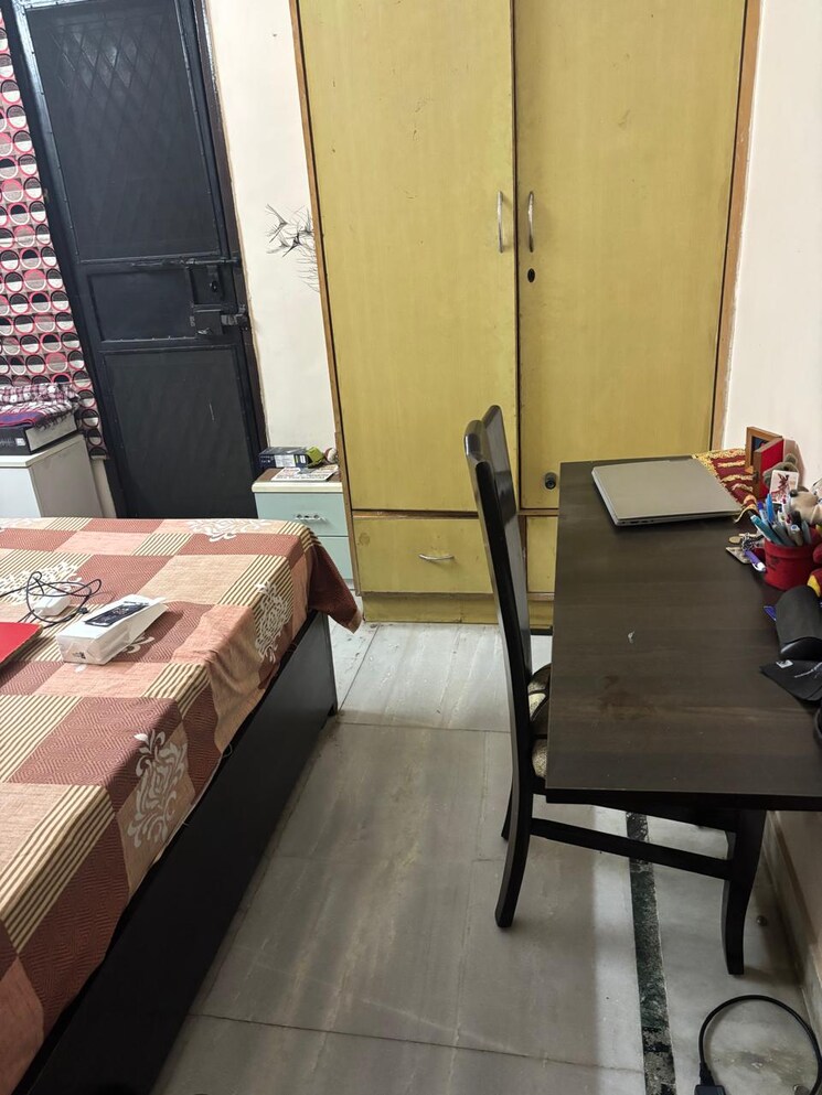 Bedroom, uppal-southend 2.5 Bedroom 1150 Sq.Ft. Builder Floor In Sector 49 Gurgaon 8717474