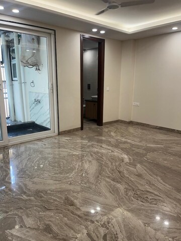 Room in 4 BHK Builder Floor at Saket – for Rent